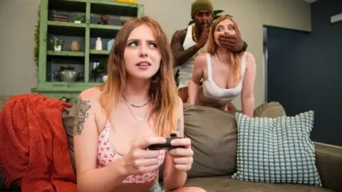 BrazzersExxtra – Harlow West & Lucy Foxx – Professional Cum Dodger