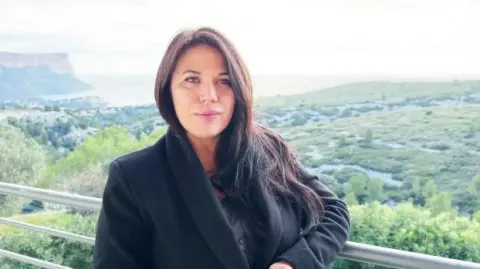 jacquieetmicheltv – Vicky, 40 years old, two tails to start the year off right!