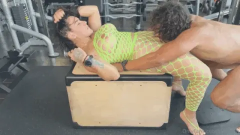 Yiny Leon – Sweaty Gym Fuck